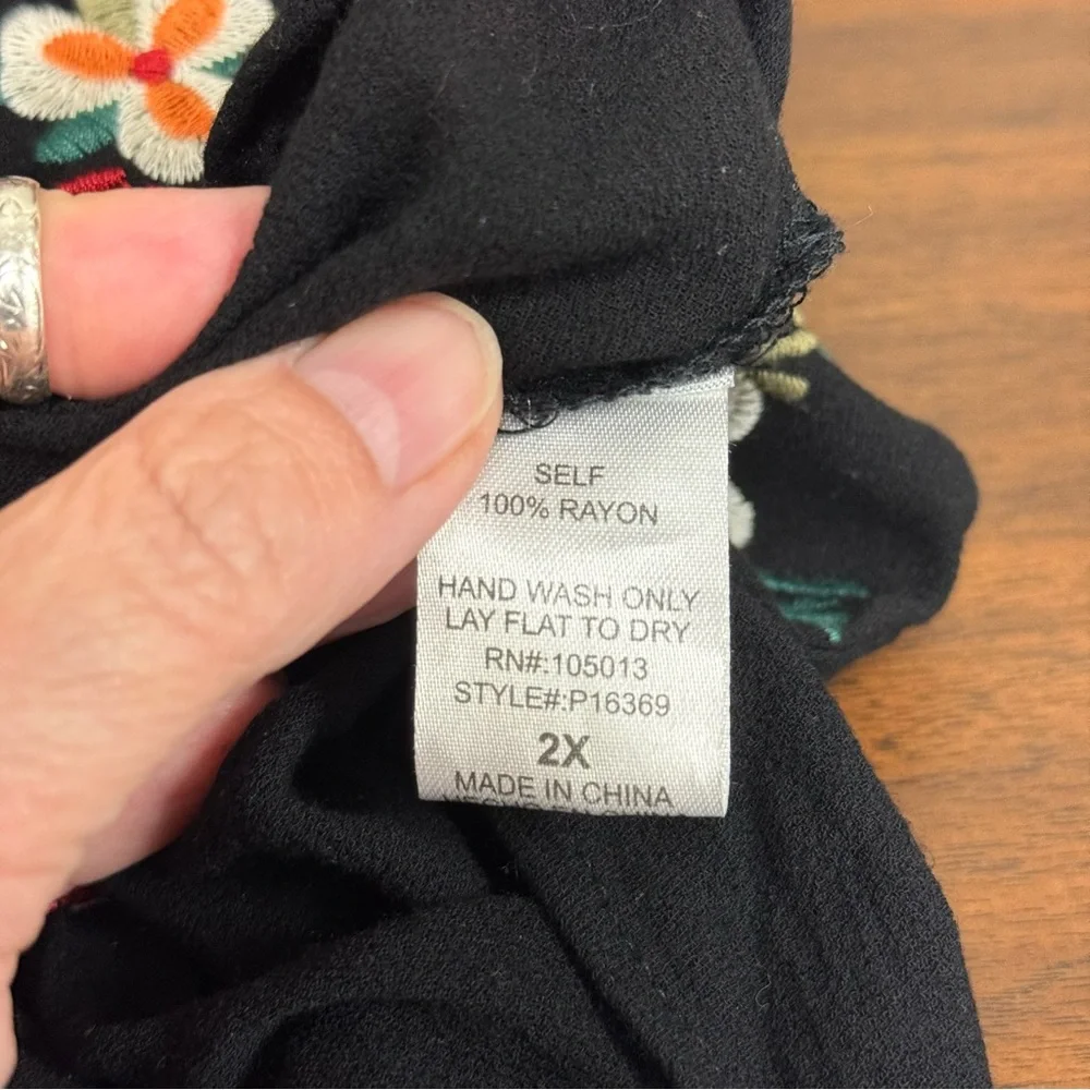 Savanna Jane 2X Black Floral Embroidered Boho Peasant Top Blouse Spring Summer - Picture 6 of 7